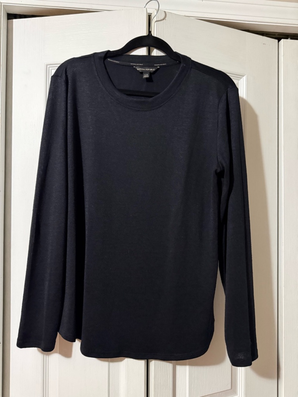 Banana Republic Black Crewneck Long Sleeve Shirt - L